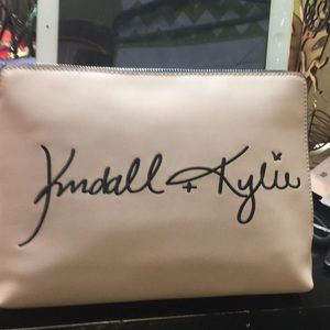 Cosmetic bag